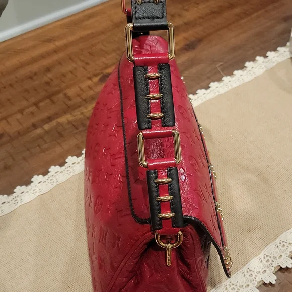 ๐SOLD๐ ๐ฆ ULTRA RARE ๐ฆ LV Maidia Rubel Red bag - Picture 8 of 16